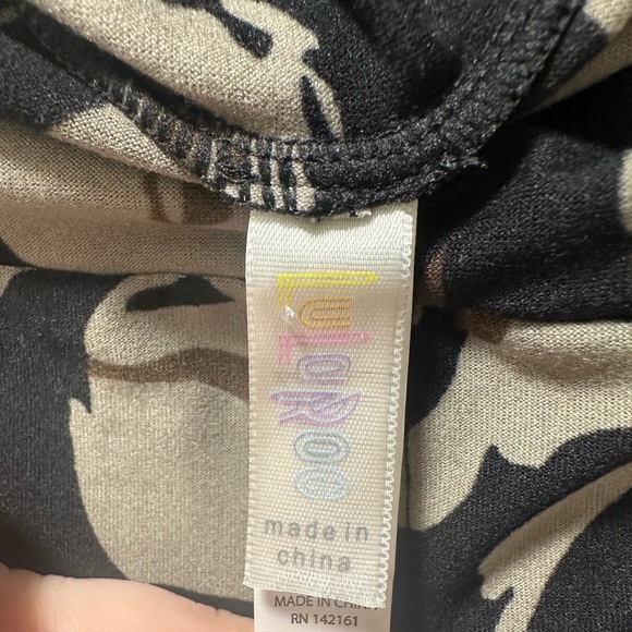 💥LuLaRoe Abstract Tall & Curvy Leggings - Picture 3 of 4